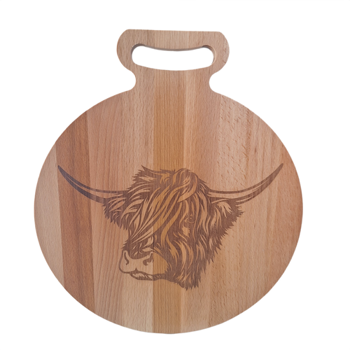 ronde borrelplank met hooglander erop gegraveerd