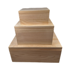 3 houten herinneringsdozen op een stapel