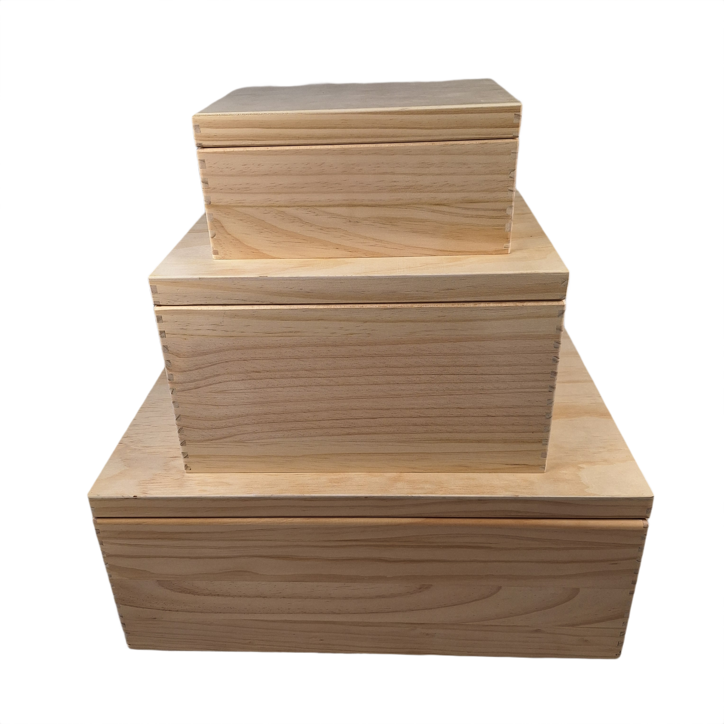 3 houten herinneringsdozen op een stapel